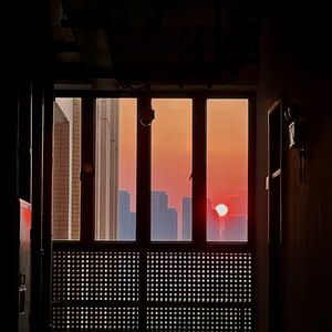 动漫妓女巨大吸乳裸身视频
