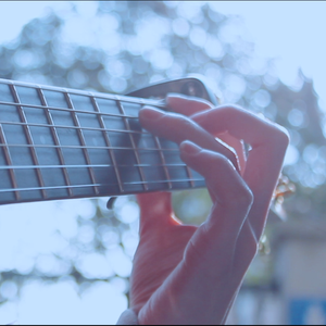 动漫妓女巨大吸乳裸身视频
